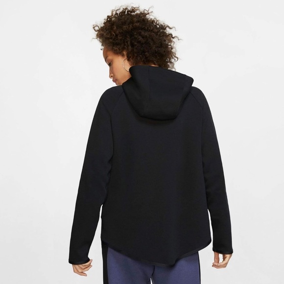 Nike Women’s NSW Tech Fleece Cape Hoodie - New - Picture 2 of 5